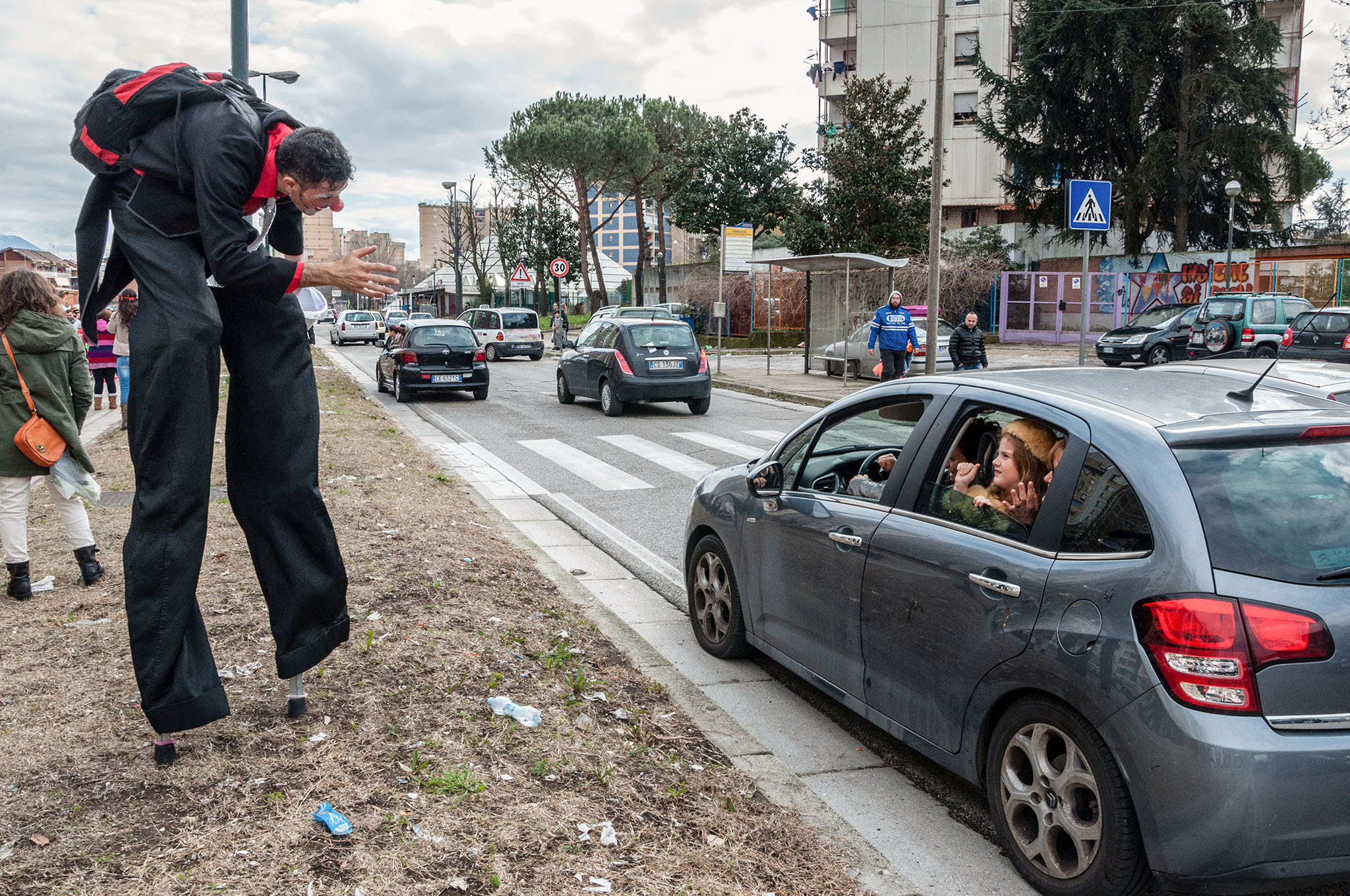 Fotografia di reportage, fotografo Guglielmo Verrienti - Carnevale di Scampia